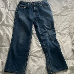 Tommy Hilfiger medium wash loose fitting jeans. Size 33/30
